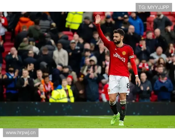 曼联战术争议:滕哈格的强势管理引发球队内部冲突